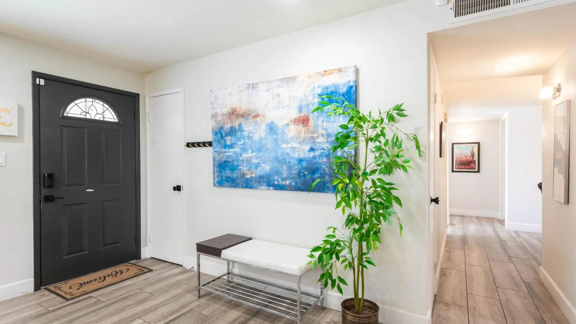 Phoenix 4 Bdr Home With Gym & Hot Tub
